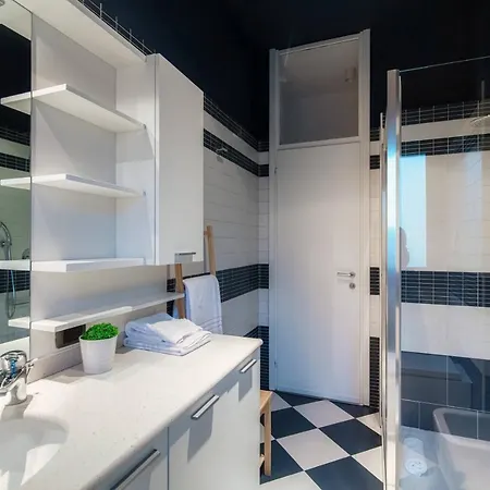 Blue Mood - By Myhomeincomo *