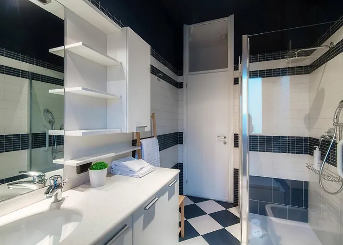 Blue Mood - By Myhomeincomo *